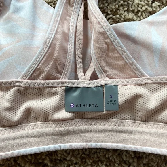 Hardly worn beautiful padded Athleta sports bra in women’s size S - Picture 5 of 7
